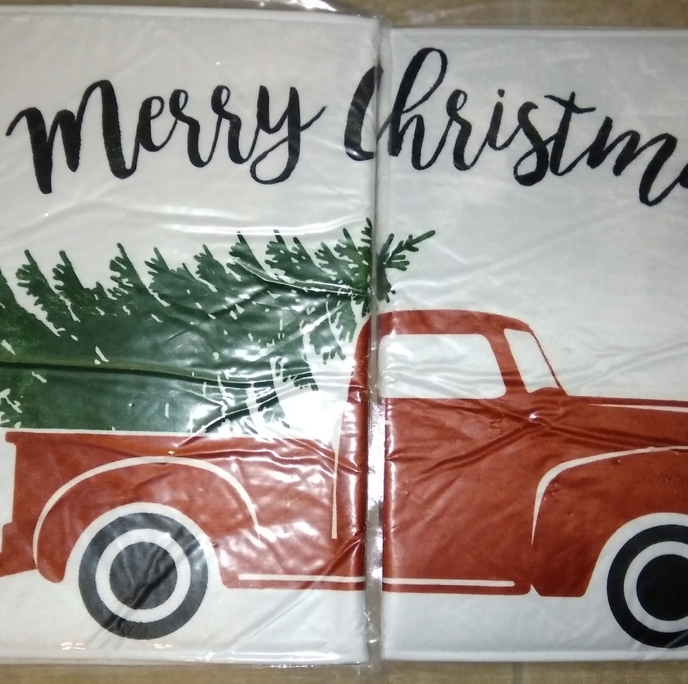 Red Truck Christmas Memory Foam Bath Mat 17x24